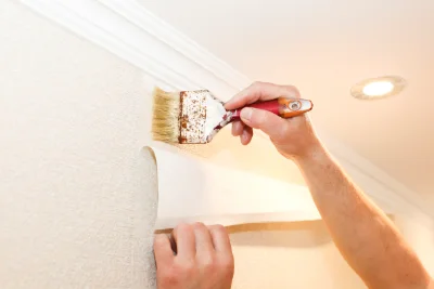 Pose de papier peint à Oppenans — revêtements muraux et toiles de verre